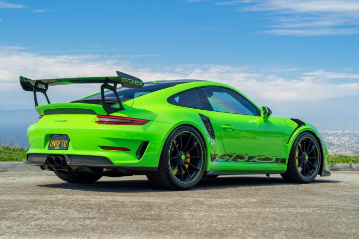 Porsche 911 GT3 RS Weissach RS